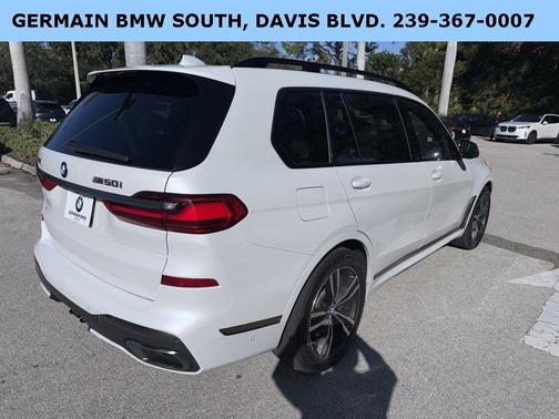 2022 BMW X7 M50i