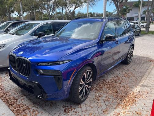 2023 BMW X7 M60i