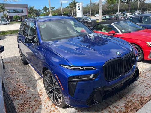 2023 BMW X7 M60i