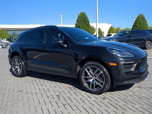 2022 Porsche Macan Base