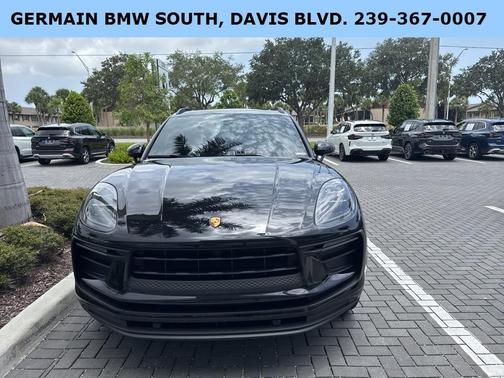2022 Porsche Macan Base