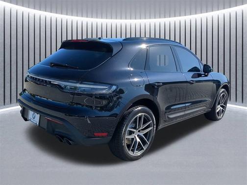 2022 Porsche Macan Base