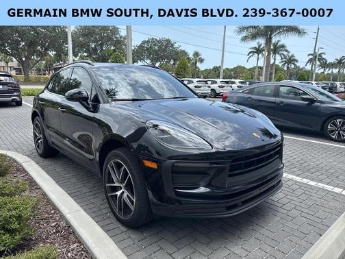 2022 Porsche Macan Base