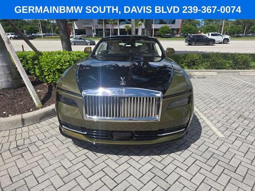 Green 2024 Rolls-Royce Spectre