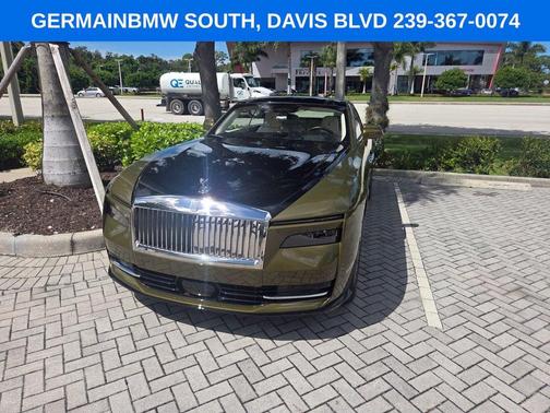 Green 2024 Rolls-Royce Spectre