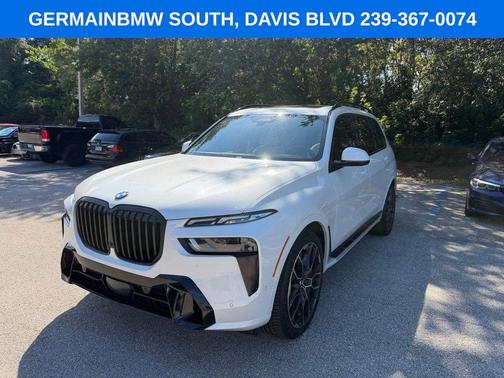 Mineral White Metallic 2023 BMW X7 xDrive40i