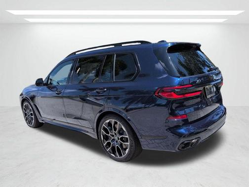 Tanzanite Blue II Metallic 2027 BMW X7 M60i