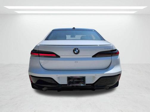 Mineral White Metallic 2026 BMW 740 i
