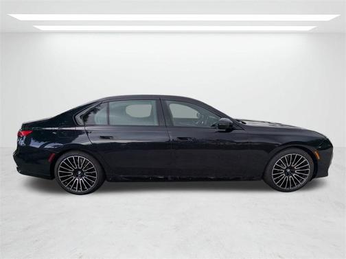 2025 BMW 760 760i xDrive