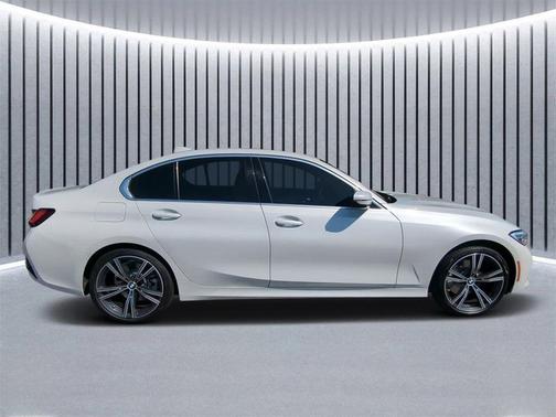 2022 BMW 330 i