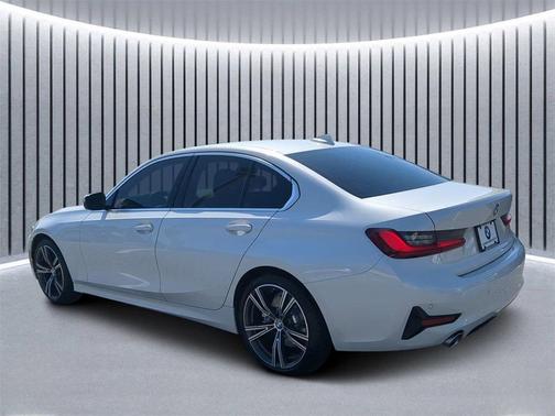 2022 BMW 330 i