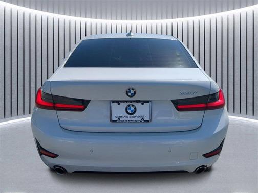 2022 BMW 330 i