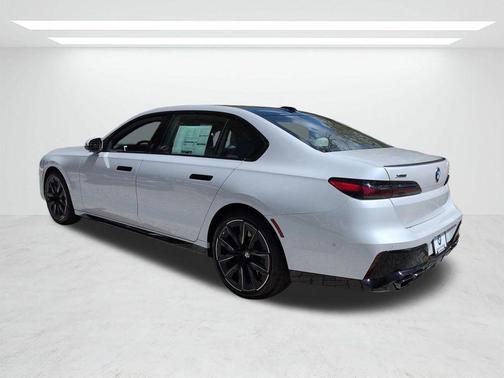 Mineral White Metallic 2026 BMW 760 760i xDrive