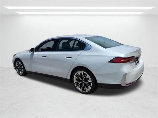 2025 BMW 530 i