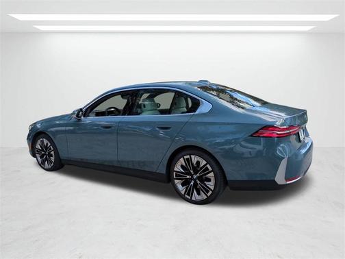 2026 BMW 530 i
