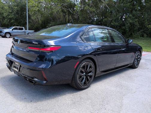 Tanzanite Blue II Metallic 2026 BMW 760 760i xDrive