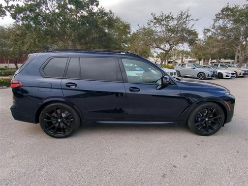 2026 BMW X7 M60i