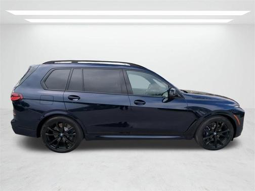 2026 BMW X7 M60i