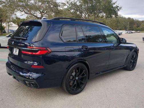 2026 BMW X7 M60i