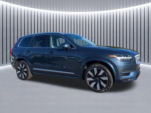 2023 Volvo XC90 Recharge Plug-In Hybrid T8 Ultimate Bright Theme 7-Seater