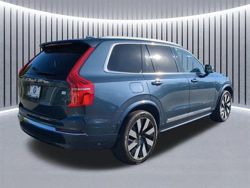 2023 Volvo XC90 Recharge Plug-In Hybrid T8 Ultimate Bright Theme 7-Seater