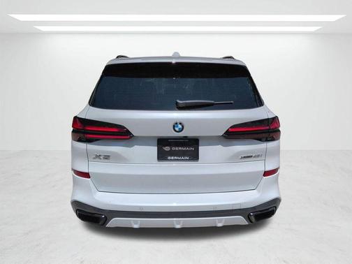 Mineral White Metallic 2026 BMW X5 xDrive40i