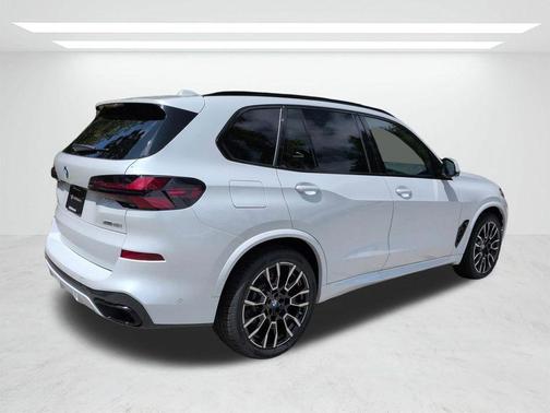 Mineral White Metallic 2026 BMW X5 xDrive40i