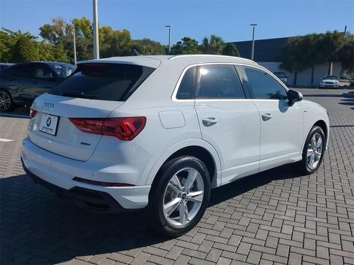 2024 Audi Q3 45 S line Premium