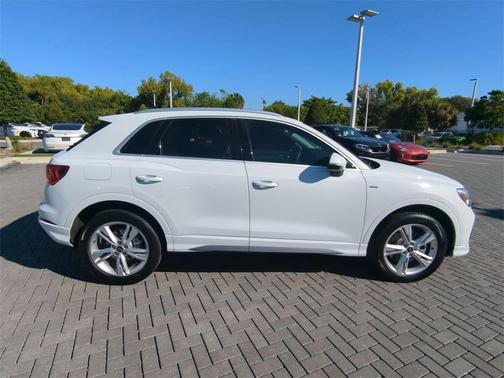 2024 Audi Q3 45 S line Premium
