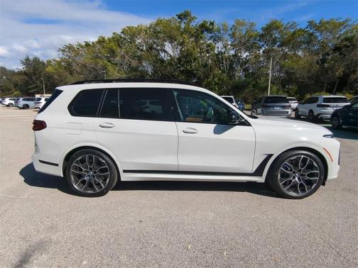 2026 BMW X7 M60i