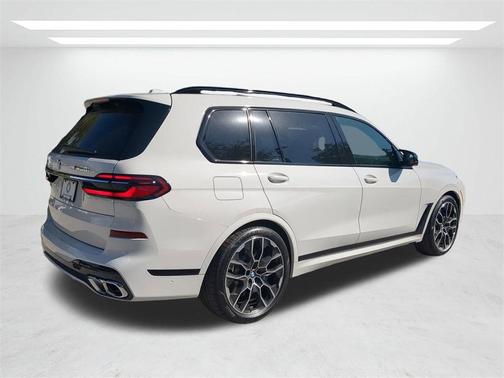 2026 BMW X7 M60i