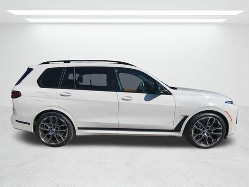2026 BMW X7 M60i