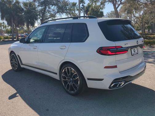 2026 BMW X7 M60i