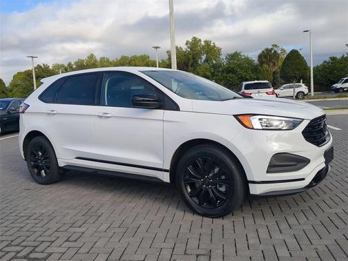 2022 Ford Edge SE