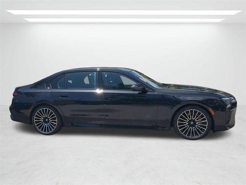 2025 BMW 760 760i xDrive