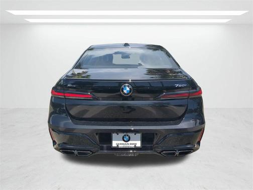 2025 BMW 760 760i xDrive