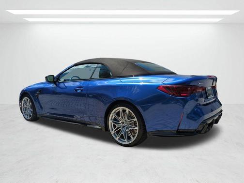 Portimao Blue Metallic 2027 BMW M4 Competition