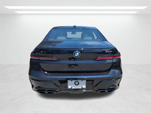 2025 BMW 760 760i xDrive