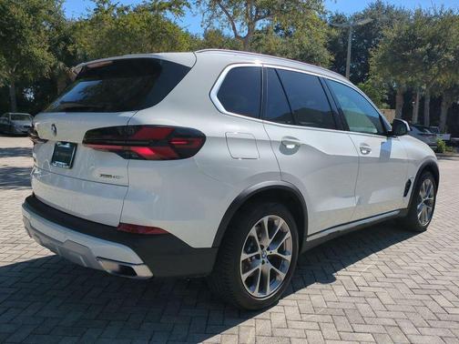 Alpine White 2026 BMW X5 sDrive40i