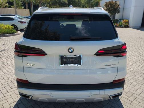 Alpine White 2026 BMW X5 sDrive40i