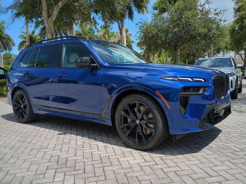 Bay Blue 2027 BMW X7 M60i