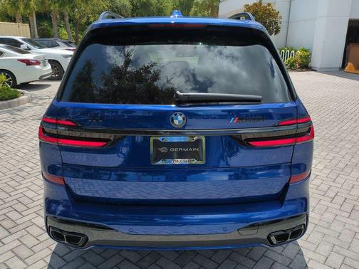 Bay Blue 2027 BMW X7 M60i