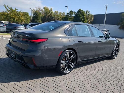 2023 BMW 760 760i xDrive