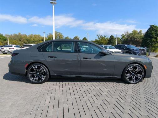 2023 BMW 760 760i xDrive