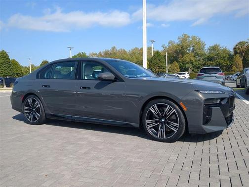 2023 BMW 760 760i xDrive