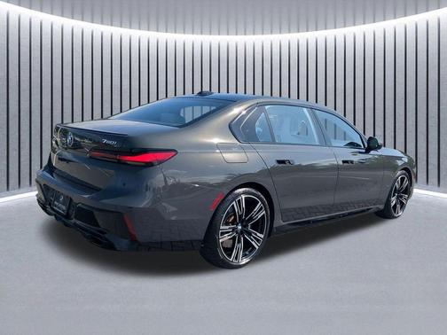 2023 BMW 760 760i xDrive