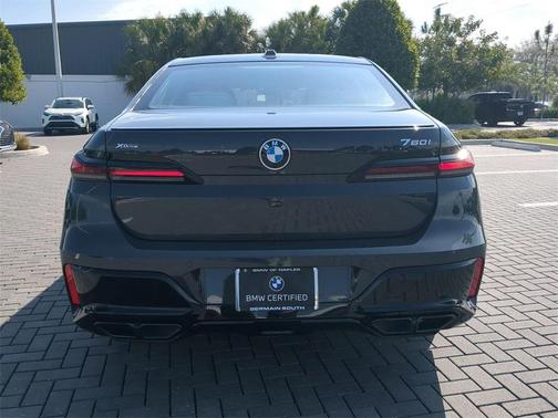 2023 BMW 760 760i xDrive