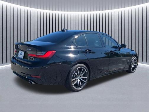 2019 BMW 330 i