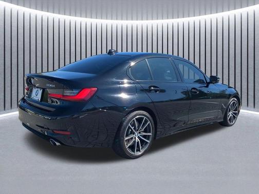 2019 BMW 330 i
