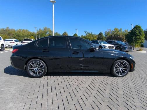 2019 BMW 330 i